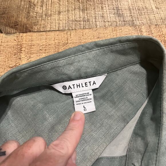 Athleta Women's Green Performance Stretch Urbanite Printed Button Up Shirt Sz L - Picture 5 of 7